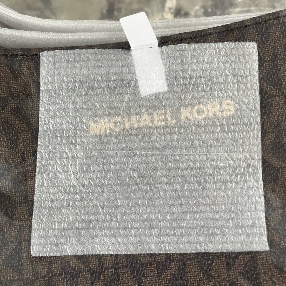 *NWT * Michael Kors LARGE Logo Jet Set Brown Tan Crossbody Bag Purse